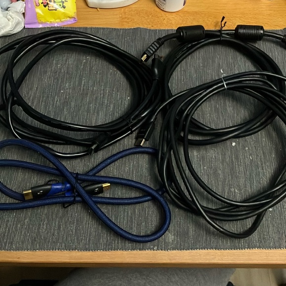 Set of 4 HDMI to HDMI Cords - Picture 1 of 1